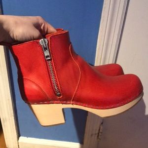 Swedish Hasbeens Emy Clog Bootie in Red size 38!
